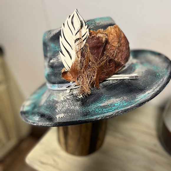 The Mystic Midnight hand painted hat by Rakeljay - Picture 3 of 6